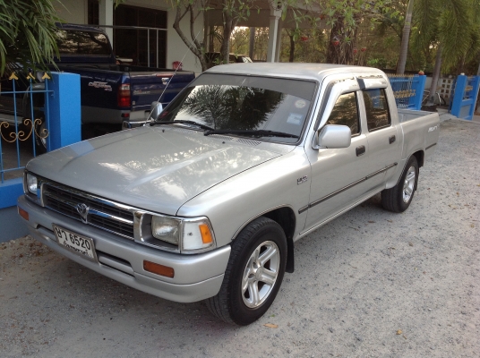 โตโยต้า ไมตี้เอ๊ก 4 ประตู รถข้าราชการกองทับอากาศ