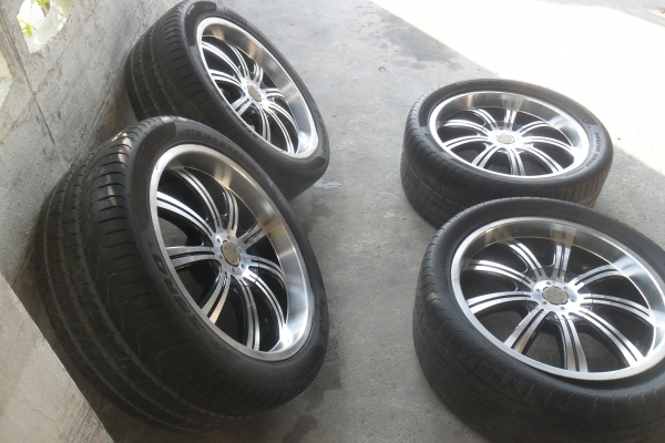 ล้อแม็ก20นิ้ว6รุ พร้อมยาง สวยๆ 4 ล้อ ราคา 9900 บาท ล้อแม็ก20นิ้ว6รุ พร้อมยาง สวยๆ 4 ล้อ ราคา 9900 บาท