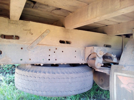 ขายครับหกล้อกลาง ขายครับหกล้อกลาง