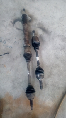 เพลาขับ คู่หน้า fiesta