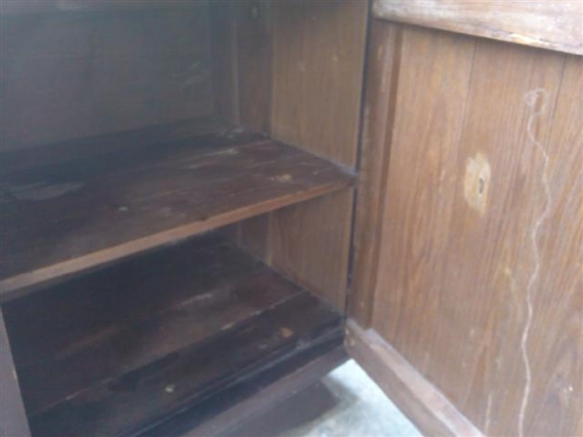 ตู้ไม้สักเก่า ตู้ไม้สักเก่า