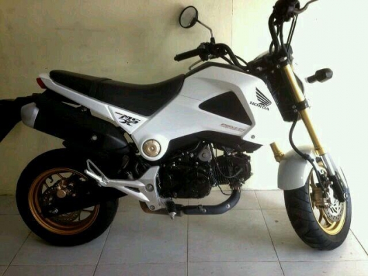 ขาย Honda MSX ปี 57 ล้อแม็กแท้สีทองจากโรงงาน ไมล์ วิ่ง16xx  ทะเบียนสวย ภาษีไม่ขาดต่อ เครื่องเดิมๆปกติ ระบบไฟใช้ได้ทุกอย่าง สต็าร์ทมือเงียบๆ ชุดโอน ใบมอบอำนาจ สำเนาบัตรประชาชนไม่ขาดต่อ รถพร้อมใช้ เติมน้ำมันขี่ได้เลย ราคา 44500 บาท มาดูรถได้ที่ ดอนเมือง กรุ