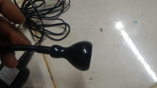 โคมไฟหลอด LED ซุปเปอร์ไบค์ สว่างมาก หัวดวงโคมเล็กๆ ใช้การคีมกับขอบโต็ะมีสายบีดงอได้