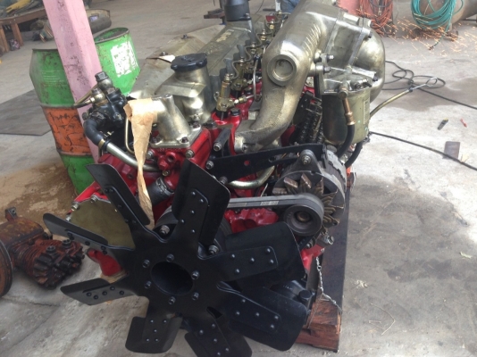 เครื่อง HINO EM100 220 แรงม้า