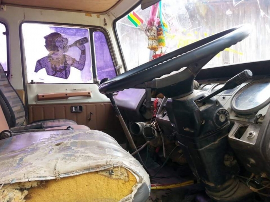 ขายรถ10ล้อ ดั้ม2เพลา FM227 เครื่อง220แรง พ.เพาเวอร์ เบรกทิฟฟี่ มีลำโพงระบบลากพ่วง ยางดี10เส้น สโลเดิม รถสวย เอกสารพร้อมโอน สนใจโทร 090-8588220คุณนะ 093-3258446คุณบิว หรือเข้าดูสินค้าอื่นๆได้ที่ www.truck.in.th/498 หรือเพจFacebook ณรงค์ ซื้อขายรถมือสอง (เว