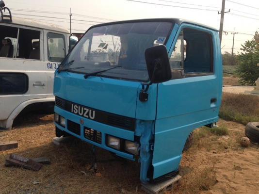 หัวรถ NKR เก็บงานสวยๆพร้อมยกขึ้นได้เลย