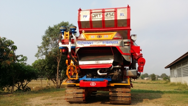 ขายรถเกี่ยวขาวศักดิ์พัฒนาการเกษตร km 850,000บาท ไพทูลย์ 0817638762 สุพรรณบุรี