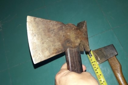 ขายขวานหงอนถอนตะปูงานเก่าโบราณตรากงจักร