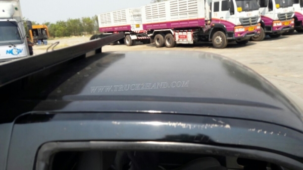 รถกระบะบรรทุก ยี่ห้อ NISSAN กระบะดัมพ์