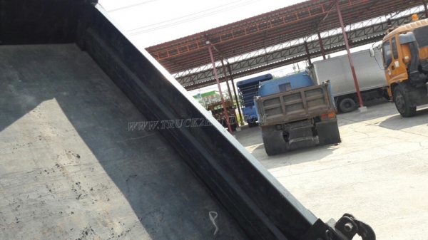 รถกระบะบรรทุก ยี่ห้อ NISSAN กระบะดัมพ์