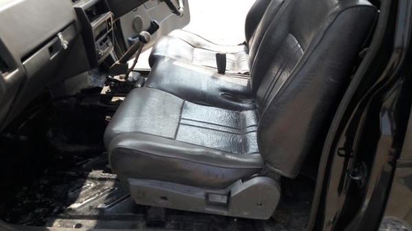 รถกระบะบรรทุก ยี่ห้อ NISSAN กระบะดัมพ์