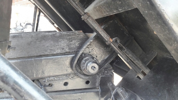 รถกระบะบรรทุก ยี่ห้อ NISSAN กระบะดัมพ์