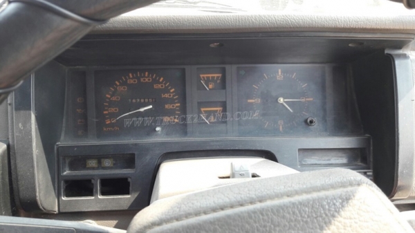 รถกระบะบรรทุก ยี่ห้อ NISSAN กระบะดัมพ์