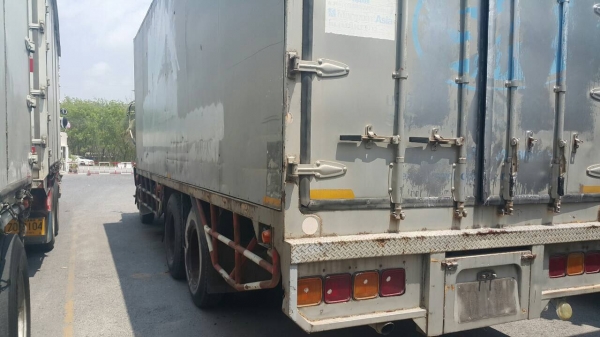 ขาย10ล้อช่วงยาว7.2เมตร195แรงรถห้าง