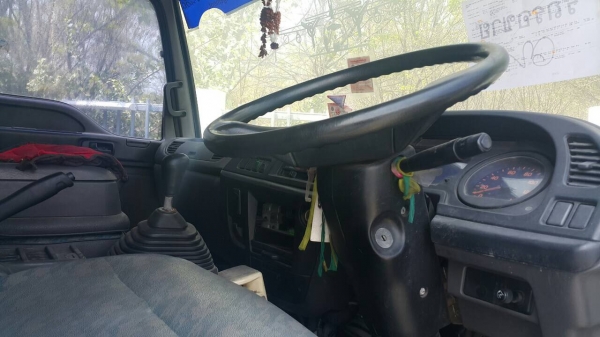 ขาย6ล้อ200แรงยาว6.5เมตรปี49 ขาย6ล้อ200แรงยาว6.5เมตรปี49