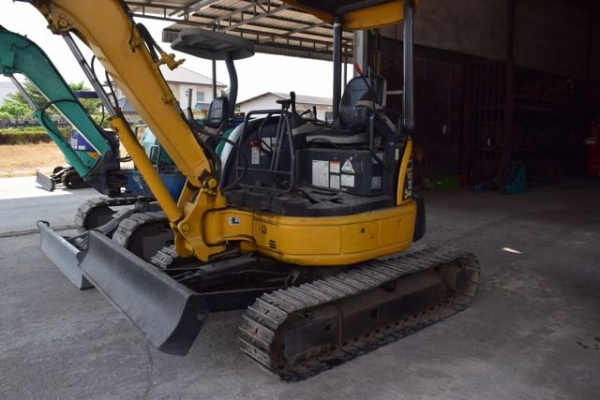 ขายรถแบคโฮ Komatsu PC35 MR-2 สภาพสวยมาก สนใจติดต่อ 0818617480/line ID: Prechakong