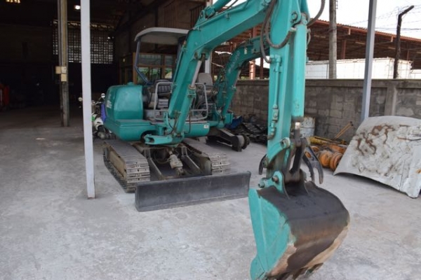 ขายรถแบคโฮ Komatsu PC30-7 สภาพสวยพร้อมใช้ ติดต่อ 0818617480/Line ID: Prechakong