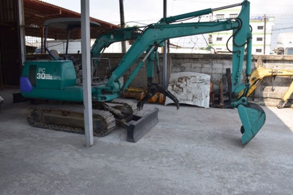 ขายรถแบคโฮ Komatsu PC30-7 สภาพสวยพร้อมใช้ ติดต่อ 0818617480/Line ID: Prechakong