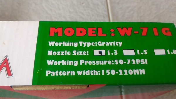 กาพ่นสีแบบกระป๋องบน ยี่ห้อ OKURA รุ่น W -71G ปรับการควบคุมที่ปืนได้ทุกอย่าง ปริมาณลมที่ออก ปริมาณสี และรูปแบบการพ่น