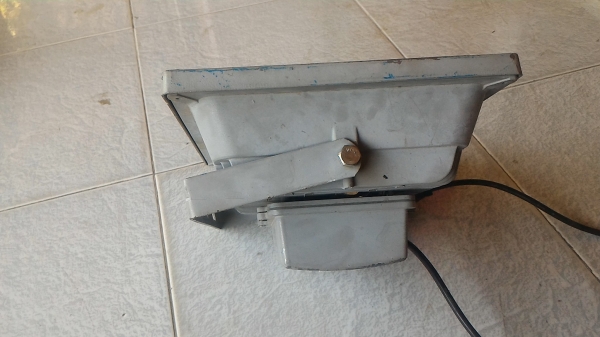 ชุดโคมไฟสปอตไลท์แบบ LED ขนาดกำลังที่ 50 W. ความสว่างมากและ กว้าง