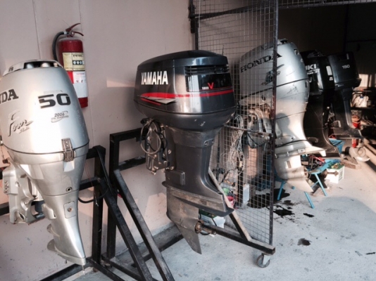 สำราญมารีน เครื่องเรือนำเข้า หล่อเรือไฟเบอร์กลาส ดูแลครบวงจรครับ