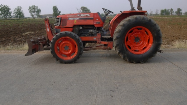 ขาย KUBOTA M5000 เครื่อง เกียร์ดี รถสภาพสวยพร้อมใช้งาน ครับ