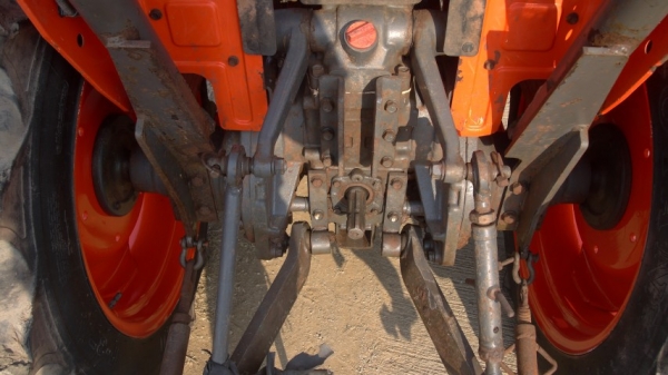 ขายครับ KUBOTA L3008 พร้อมใบดันหน้า เครื่องดี เกียร์ดี รถสภาพสวยพร้อมใช้งานครับ