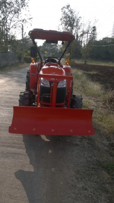 ขายครับ KUBOTA L3008 พร้อมใบดันหน้า เครื่องดี เกียร์ดี รถสภาพสวยพร้อมใช้งานครับ