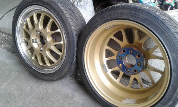 ขายแม็คขอบ15กว้าง6นิ้วพร้อมยางมี2วงครับ