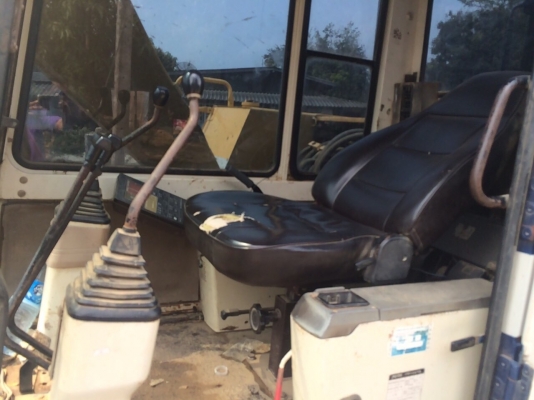 ขาย KOMATSU PC100-5ไฟฟ้าครบเล่ม สภาพสวยพร้อมใช้ ติดต่อได้ คุณอ๊อฟ พิจิตร 086-737-9991 ขาย KOMATSU PC100-5ไฟฟ้าครบเล่ม สภาพสวยพร้อมใช้ ติดต่อได้ คุณอ๊อฟ พิจิตร 086-737-9991