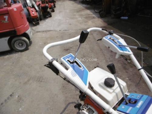 รถเกี่ยวข้าวเดินตาม   KUBOTA  RA30Z  รหัสสินค้า : 80903626  ติดต่อ คุณปัญญา Tel.086-8150487 www.nihonmono.com