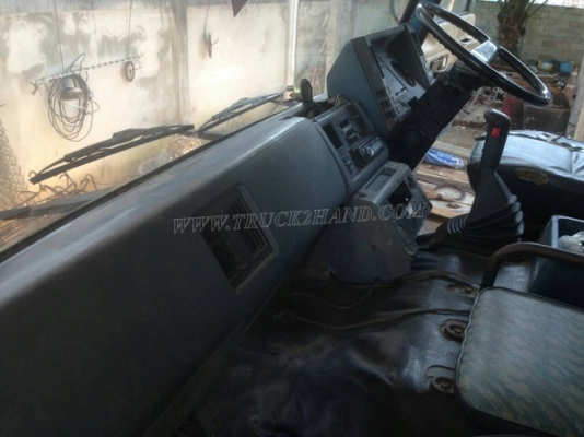 รถโม่ปูน ISUZU ปีจดทะเบียน 2546  ขนาด 275 แรงม้า(เครื่องพึ่งวางใหม่)