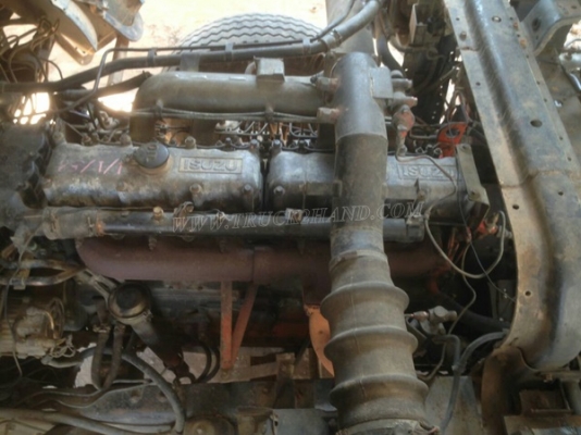 รถโม่ปูน ISUZU ปีจดทะเบียน 2546  ขนาด 275 แรงม้า(เครื่องพึ่งวางใหม่)