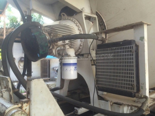 รถโม่ปูน ISUZU ปีจดทะเบียน 2546  ขนาด 275 แรงม้า(เครื่องพึ่งวางใหม่)