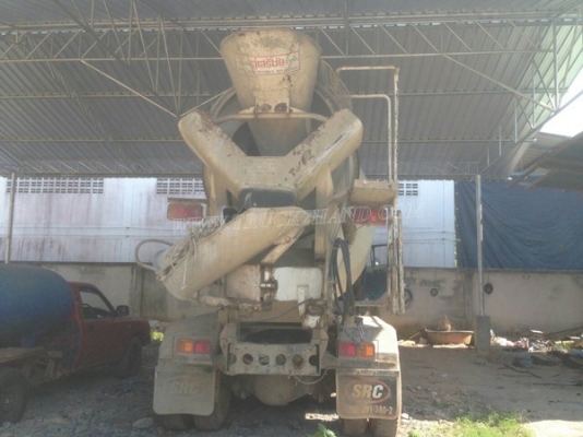 รถโม่ปูน ISUZU ปีจดทะเบียน 2546  ขนาด 275 แรงม้า(เครื่องพึ่งวางใหม่)