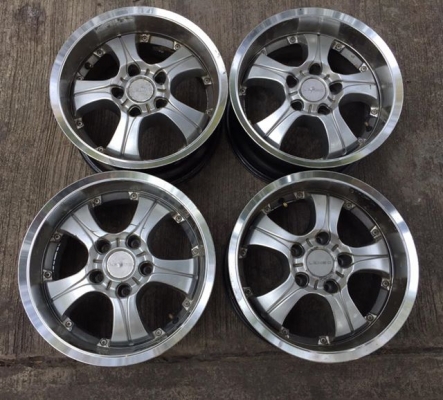ขายถูกๆ ล้อlenso 15x7.5 off 20 5รู114 ถอดจากvigoตัวเตี้ย