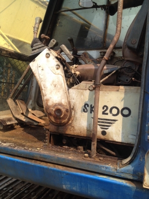 ขาย KOBELCO SK200M3สภาพสวยพร้อมใช้ ราคาต่อรองได้ ติดต่อได้ คุณ อ๊อฟ พิจิตร 086-737-9991