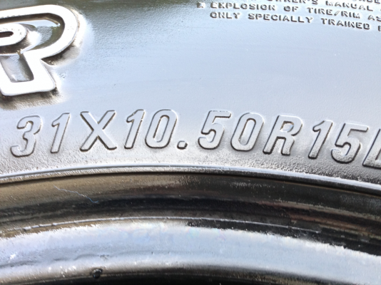 ยาง Mud Maxxia 31 10.5 R15 สิ้นปี13 ดอกเต็ม ไม่มีปะ ลุยได้อีกหลายปี ราคาไม่แพง ยาง Mud Maxxia 31 10.5 R15 สิ้นปี13 ดอกเต็ม ไม่มีปะ ลุยได้อีกหลายปี ราคาไม่แพง