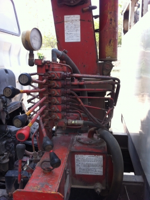 ขายเครน unic2ตัน3ปอก2ชัก