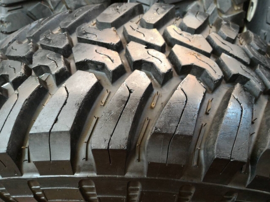 ขายยาง Mud 33 x 12.5 x 15 ขายยาง Mud 33 x 12.5 x 15