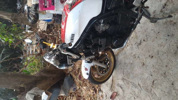 ขายลดราคาไปเลยครับ yamaha 400cc 35,000 ขายลดราคาไปเลยครับ yamaha 400cc 35,000