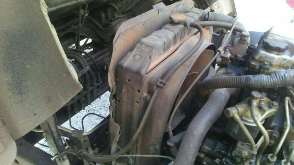 รถฮีโน่ 6 ล้อ ตู้แห้ง FB4J - 145 แรงม้า. ปี 40.    สนใจติดต่อ  081 - 6079515