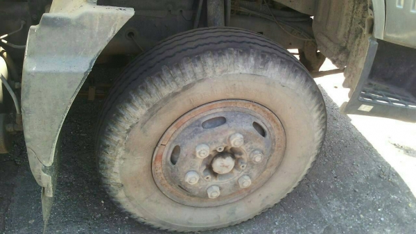 รถฮีโน่ 6 ล้อ ตู้แห้ง FB4J - 145 แรงม้า. ปี 40.    สนใจติดต่อ  081 - 6079515