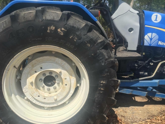 รถไถมือสองราคาถูก ฟอดนิวฮอลแลนt5060.  106แรงม้า. พี่ัดไฟแนนได้ครับ