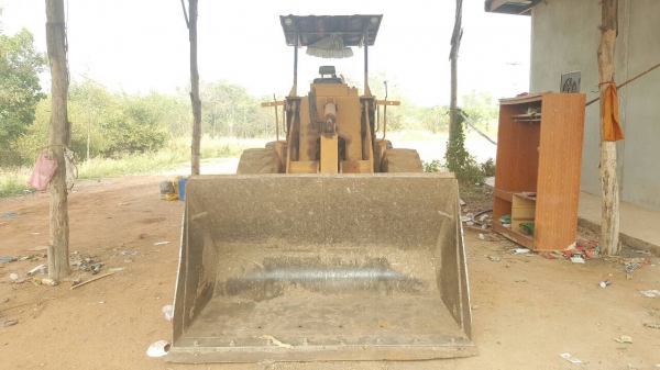 ขาย รถตัก KOMATSU 515 เครื่องเดิม DA640 ปั้มดี ต่อแขนเรียบร้อย ราคาต่อรองได้