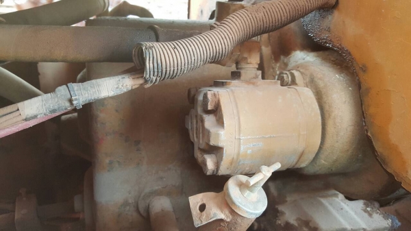 ขาย รถตัก KOMATSU 515 เครื่องเดิม DA640 ปั้มดี ต่อแขนเรียบร้อย ราคาต่อรองได้