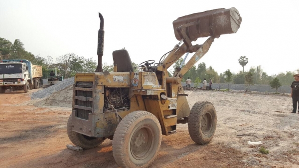 ขาย รถตัก KOMATSU 505 เอวอ่อน รถใช้งานอยู่เป็นประจำ ราคาคุยกันได้ครับ ขาย รถตัก KOMATSU 505 เอวอ่อน รถใช้งานอยู่เป็นประจำ ราคาคุยกันได้ครับ