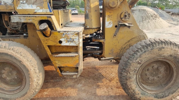 ขาย รถตัก KOMATSU 505 เอวอ่อน รถใช้งานอยู่เป็นประจำ ราคาคุยกันได้ครับ ขาย รถตัก KOMATSU 505 เอวอ่อน รถใช้งานอยู่เป็นประจำ ราคาคุยกันได้ครับ