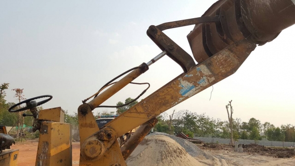 ขาย รถตัก KOMATSU 505 เอวอ่อน รถใช้งานอยู่เป็นประจำ ราคาคุยกันได้ครับ ขาย รถตัก KOMATSU 505 เอวอ่อน รถใช้งานอยู่เป็นประจำ ราคาคุยกันได้ครับ