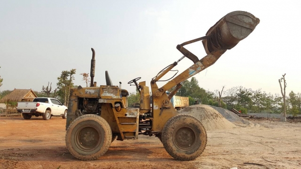 ขาย รถตัก KOMATSU 505 เอวอ่อน รถใช้งานอยู่เป็นประจำ ราคาคุยกันได้ครับ ขาย รถตัก KOMATSU 505 เอวอ่อน รถใช้งานอยู่เป็นประจำ ราคาคุยกันได้ครับ